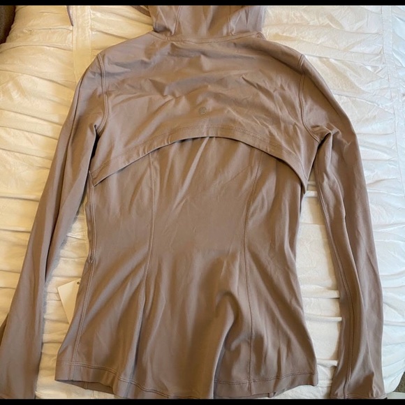 Lulu Lemon Hooded Define Jacket Nulu/ size 4 - Picture 2 of 4